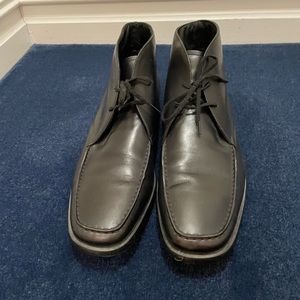 Tod’s Men’s leather lace up desert boots